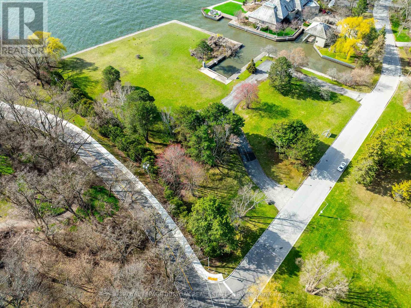 800 Lasalle Park Road, Burlington, Ontario  L7T 4G9 - Photo 4 - W12744376