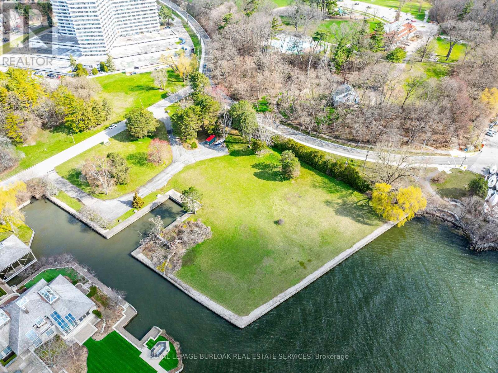 800 Lasalle Park Road, Burlington, Ontario  L7T 4G9 - Photo 8 - W12744376