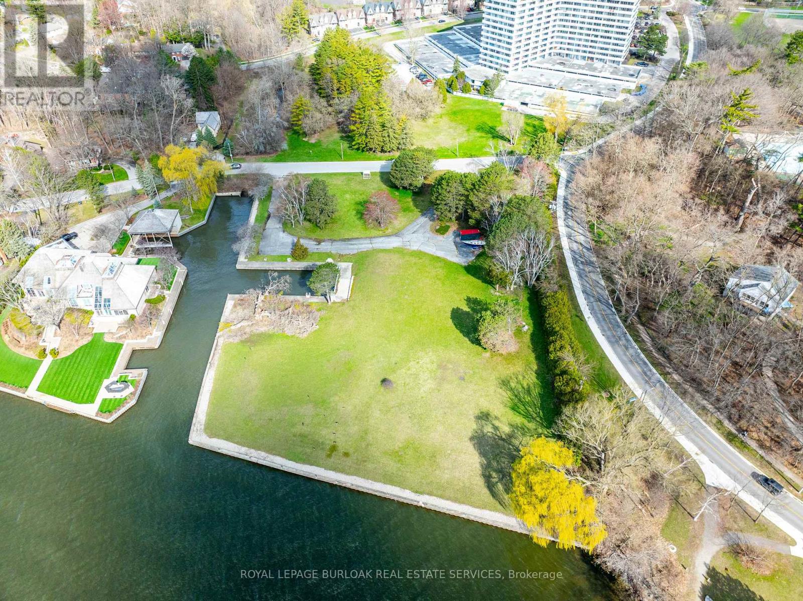 800 Lasalle Park Road, Burlington, Ontario  L7T 4G9 - Photo 9 - W12744376