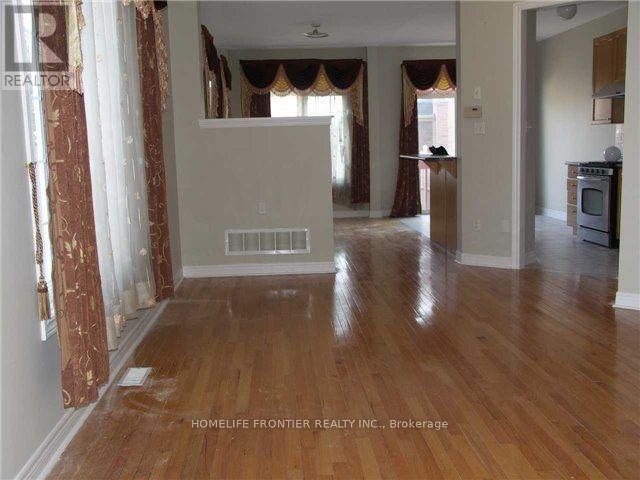 25 Rocky Point Crescent, Brampton, Ontario  L6V 4R7 - Photo 3 - W12744380