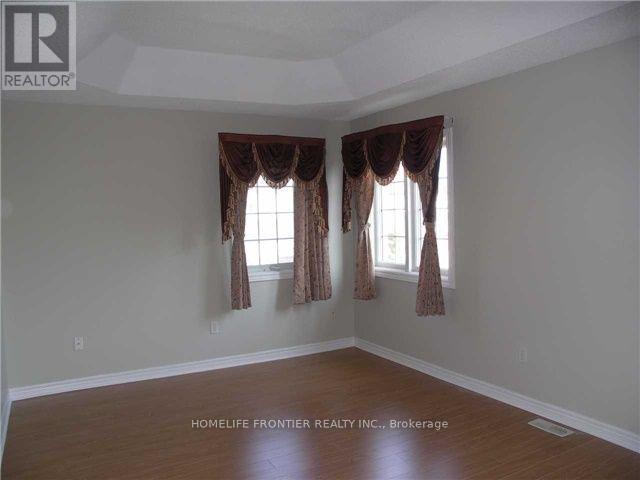 25 Rocky Point Crescent, Brampton, Ontario  L6V 4R7 - Photo 7 - W12744380