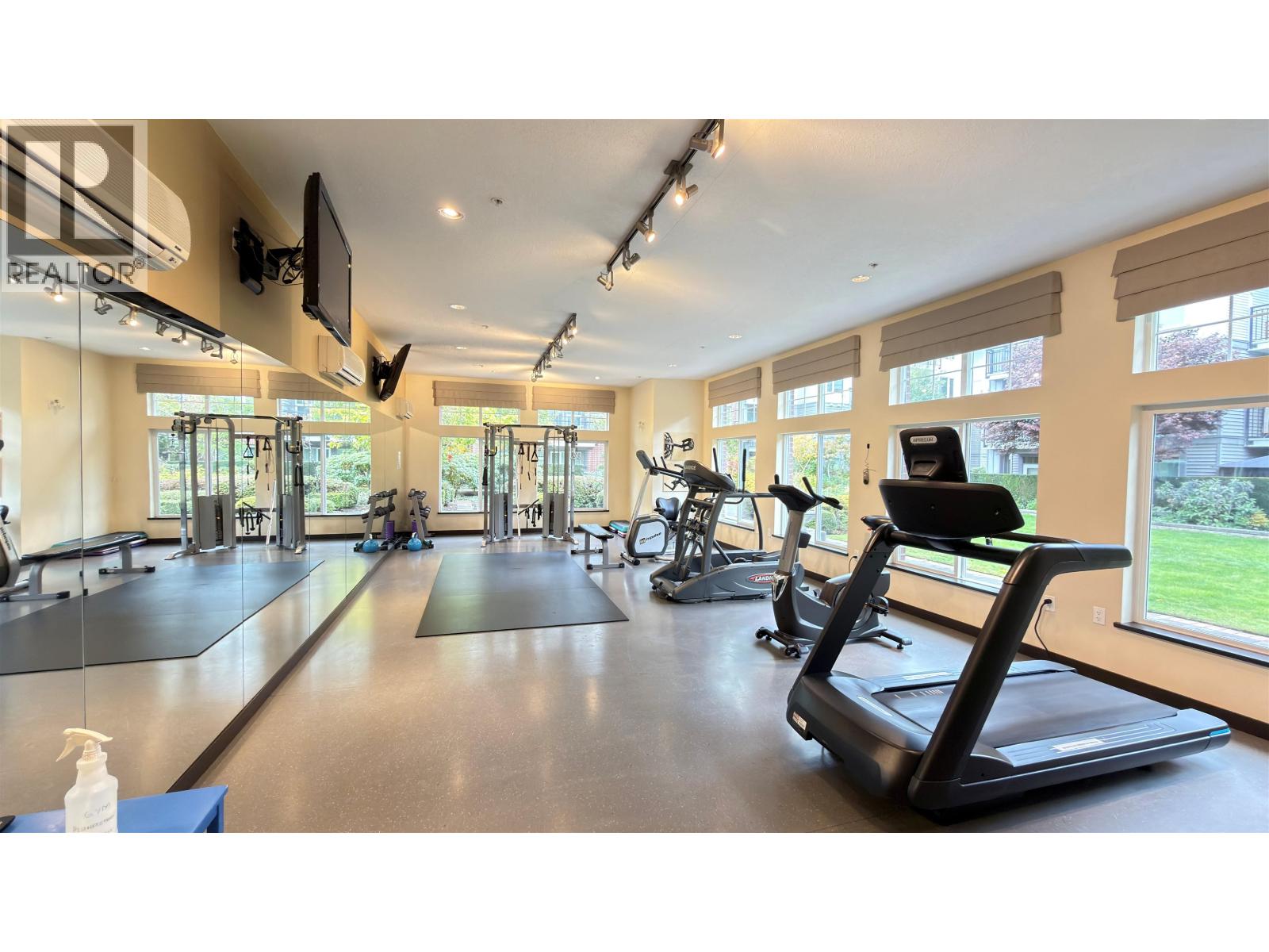 Listing Picture 17 of 24 : 420 9399 ODLIN ROAD, Richmond / 烈治文 - 魯藝地產 Yvonne Lu Group - MLS Medallion Club Member