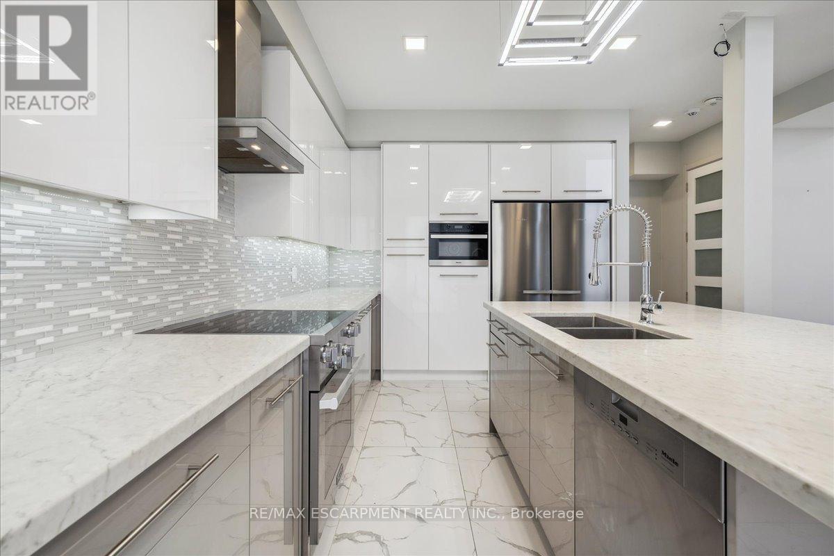 4 Sunrow Gate, Hamilton, Ontario  L8E 5C1 - Photo 10 - X12744386