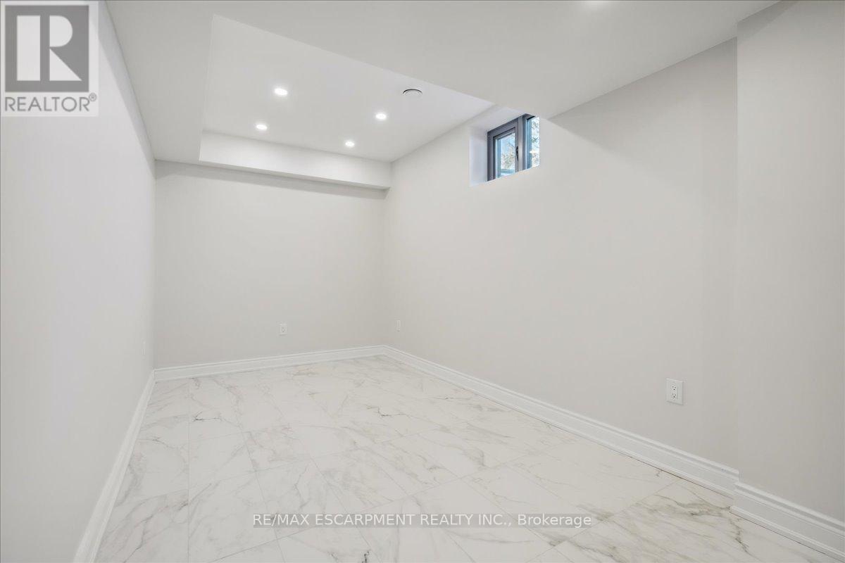 4 Sunrow Gate, Hamilton, Ontario  L8E 5C1 - Photo 42 - X12744386