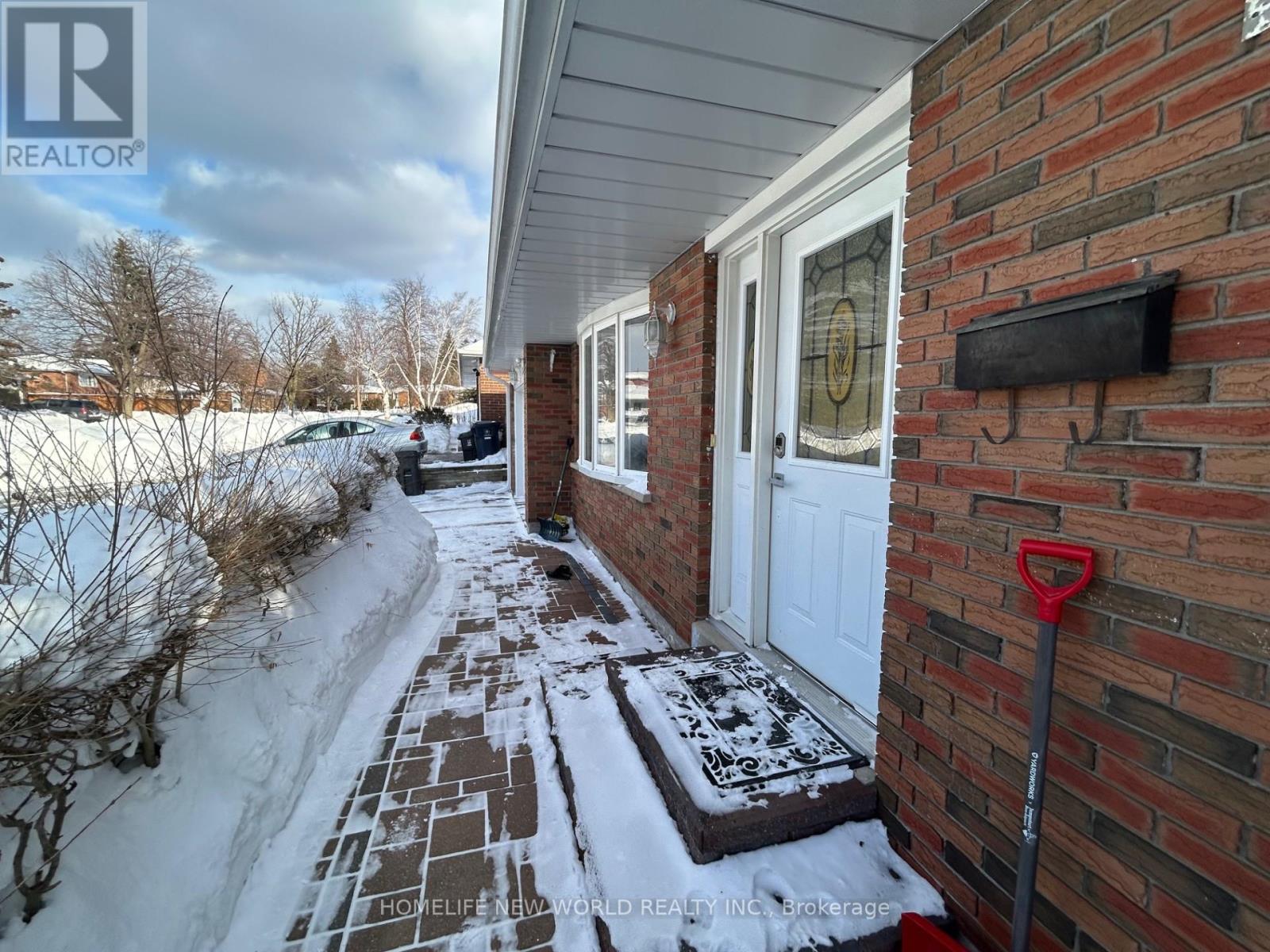 Upper - 27 Hayward Crescent, Toronto, Ontario  M1S 2T7 - Photo 2 - E12744406