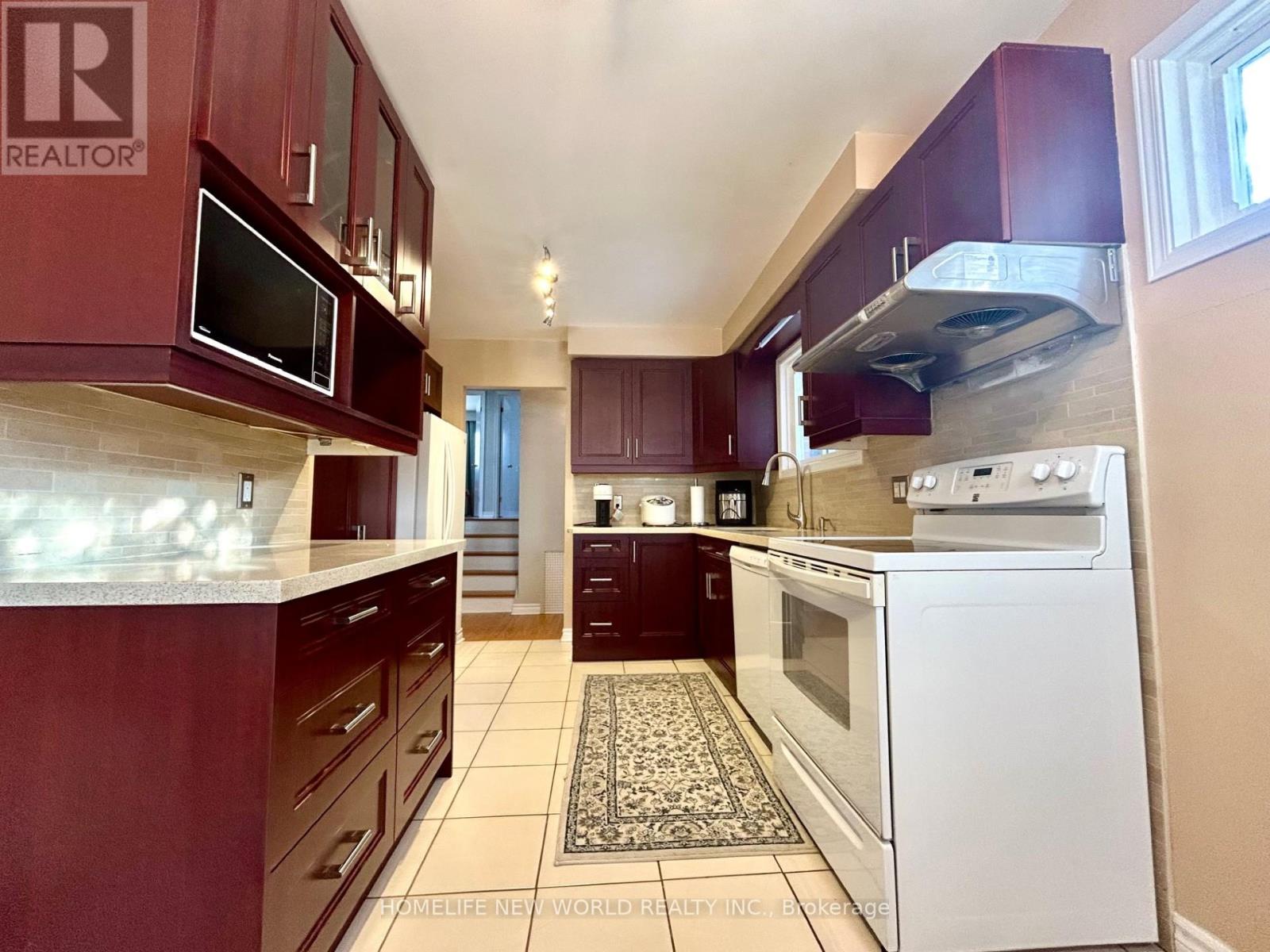 Upper - 27 Hayward Crescent, Toronto, Ontario  M1S 2T7 - Photo 4 - E12744406