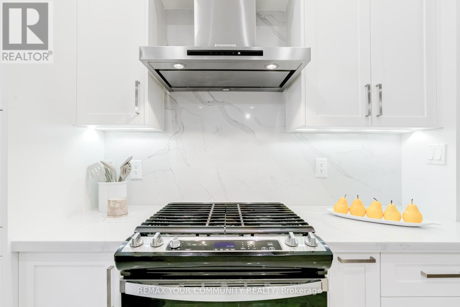 140 Laramie Crescent, Vaughan, Ontario  L6A 0R1 - Photo 13 - N12744430