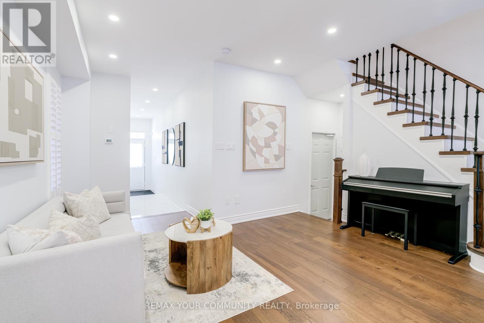 140 Laramie Crescent, Vaughan, Ontario  L6A 0R1 - Photo 8 - N12744430