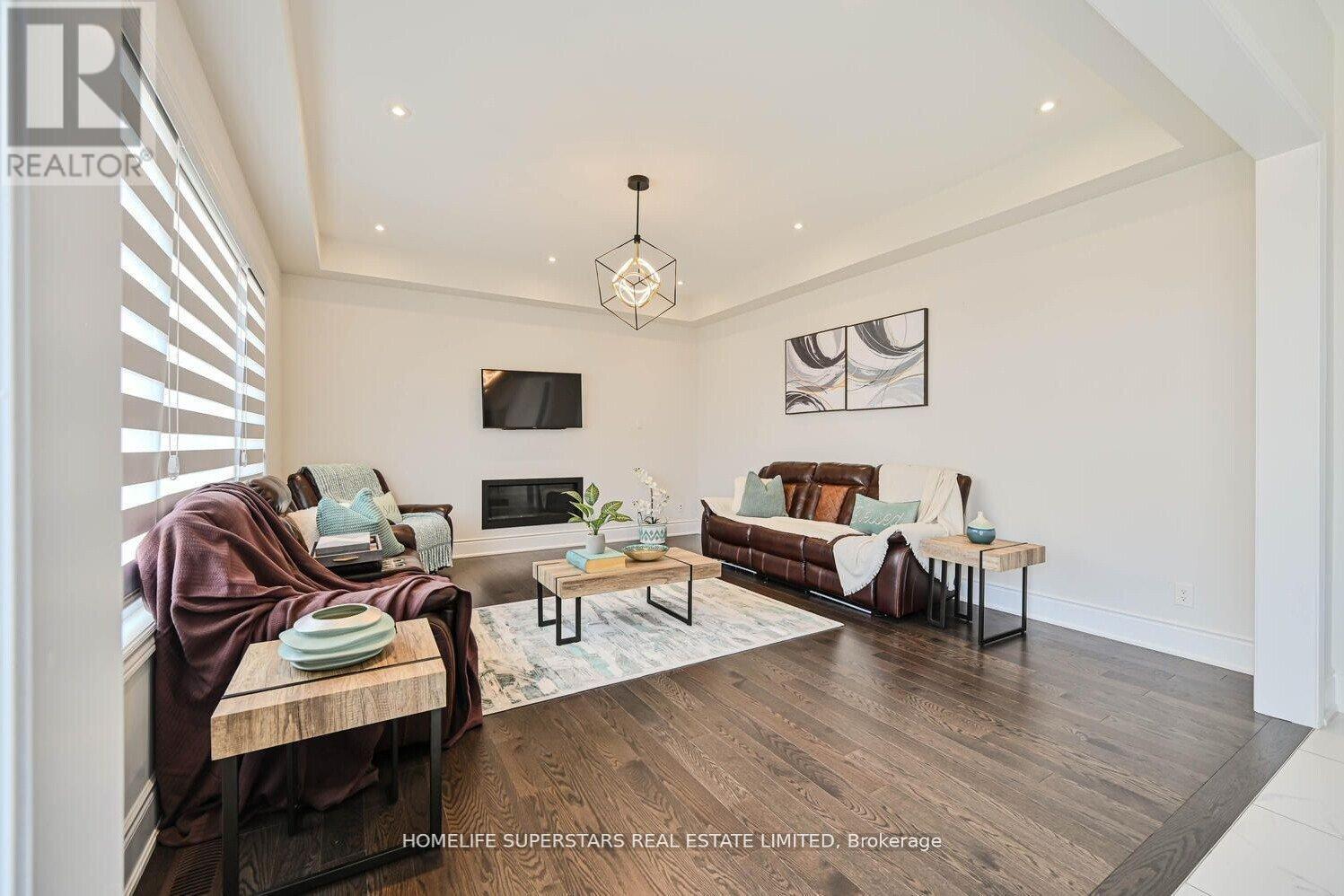 56 Arthur Griffin Crescent, Caledon, Ontario  L7C 4E9 - Photo 8 - W12744418