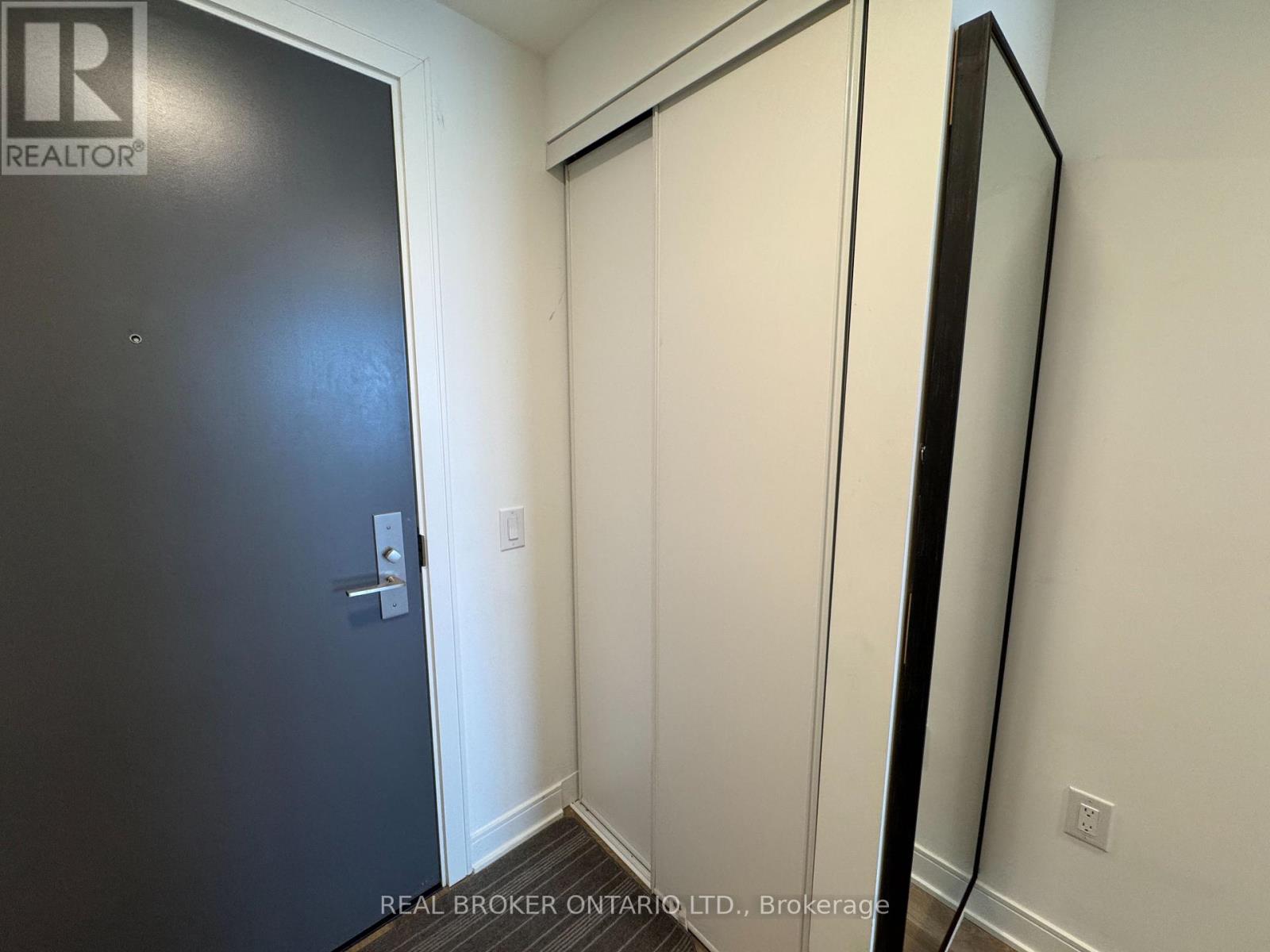 1412 - 86 Dundas Street E, Mississauga, Ontario  L5A 0B1 - Photo 3 - W12744424