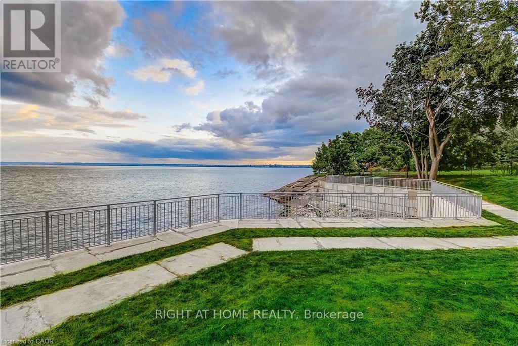 3021 Lakeshore Road, Burlington, Ontario  L7N 1A2 - Photo 47 - W12744438