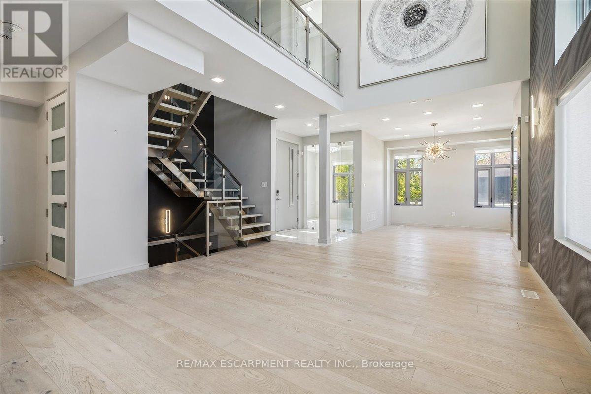 4 Sunrow Gate, Hamilton, Ontario  L8E 5C1 - Photo 12 - X12744396