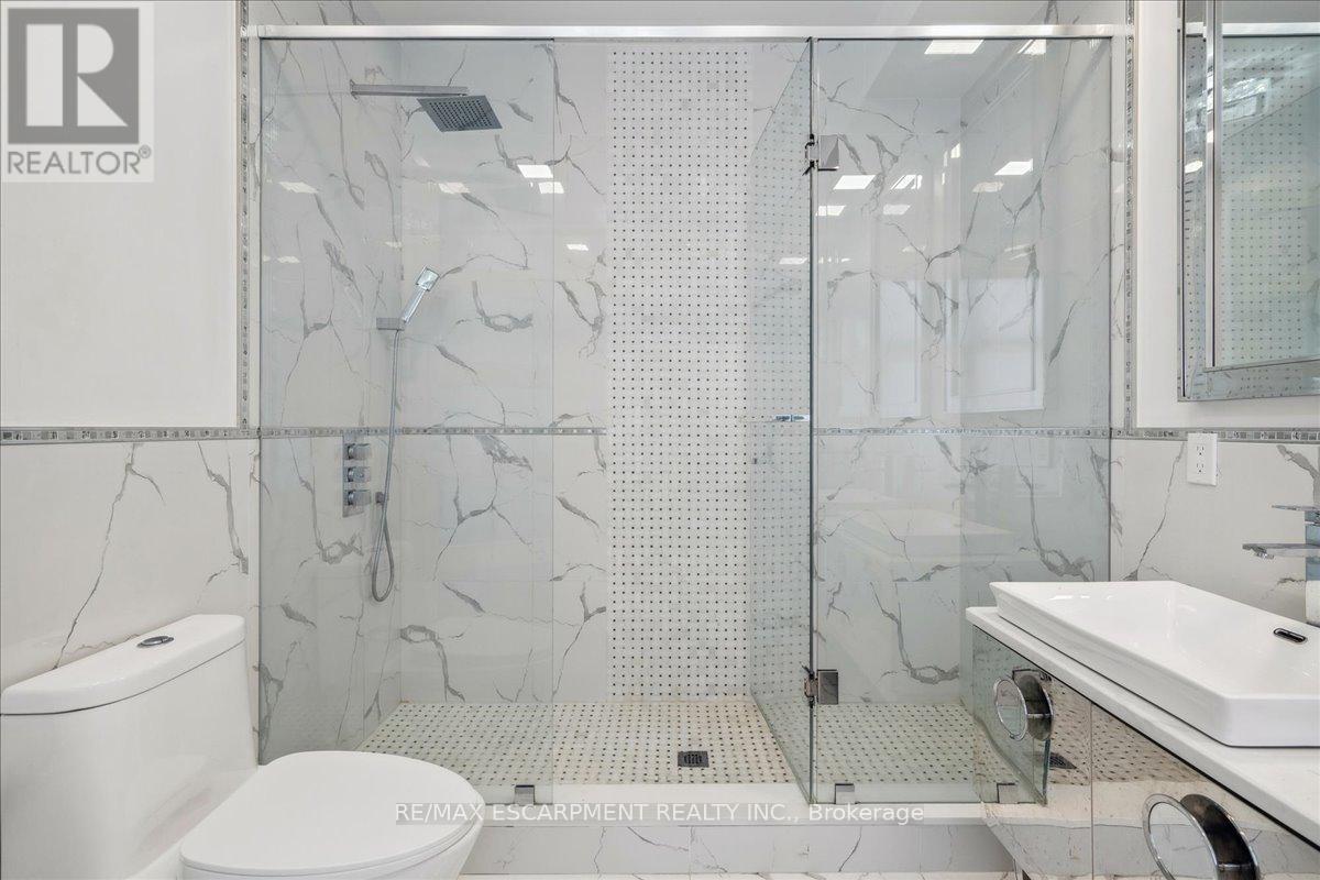 4 Sunrow Gate, Hamilton, Ontario  L8E 5C1 - Photo 24 - X12744396