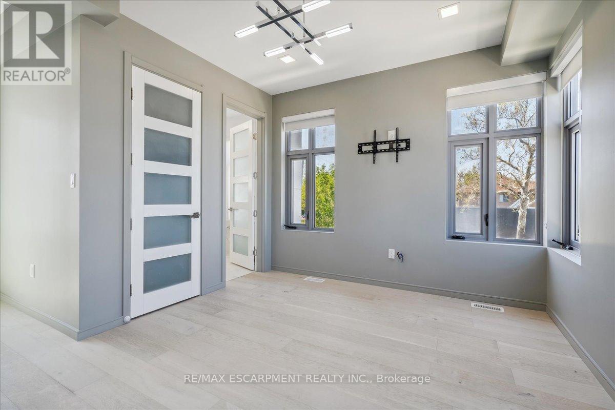 4 Sunrow Gate, Hamilton, Ontario  L8E 5C1 - Photo 28 - X12744396