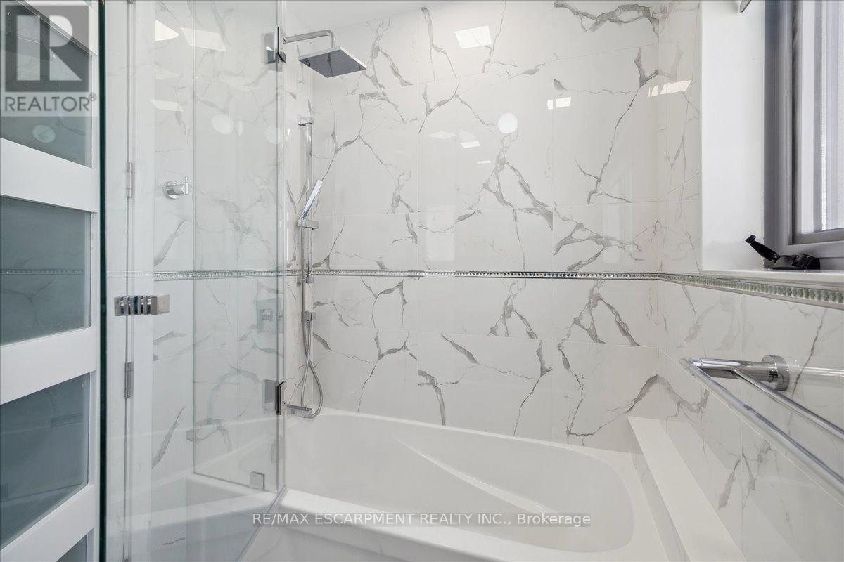 4 Sunrow Gate, Hamilton, Ontario  L8E 5C1 - Photo 42 - X12744396