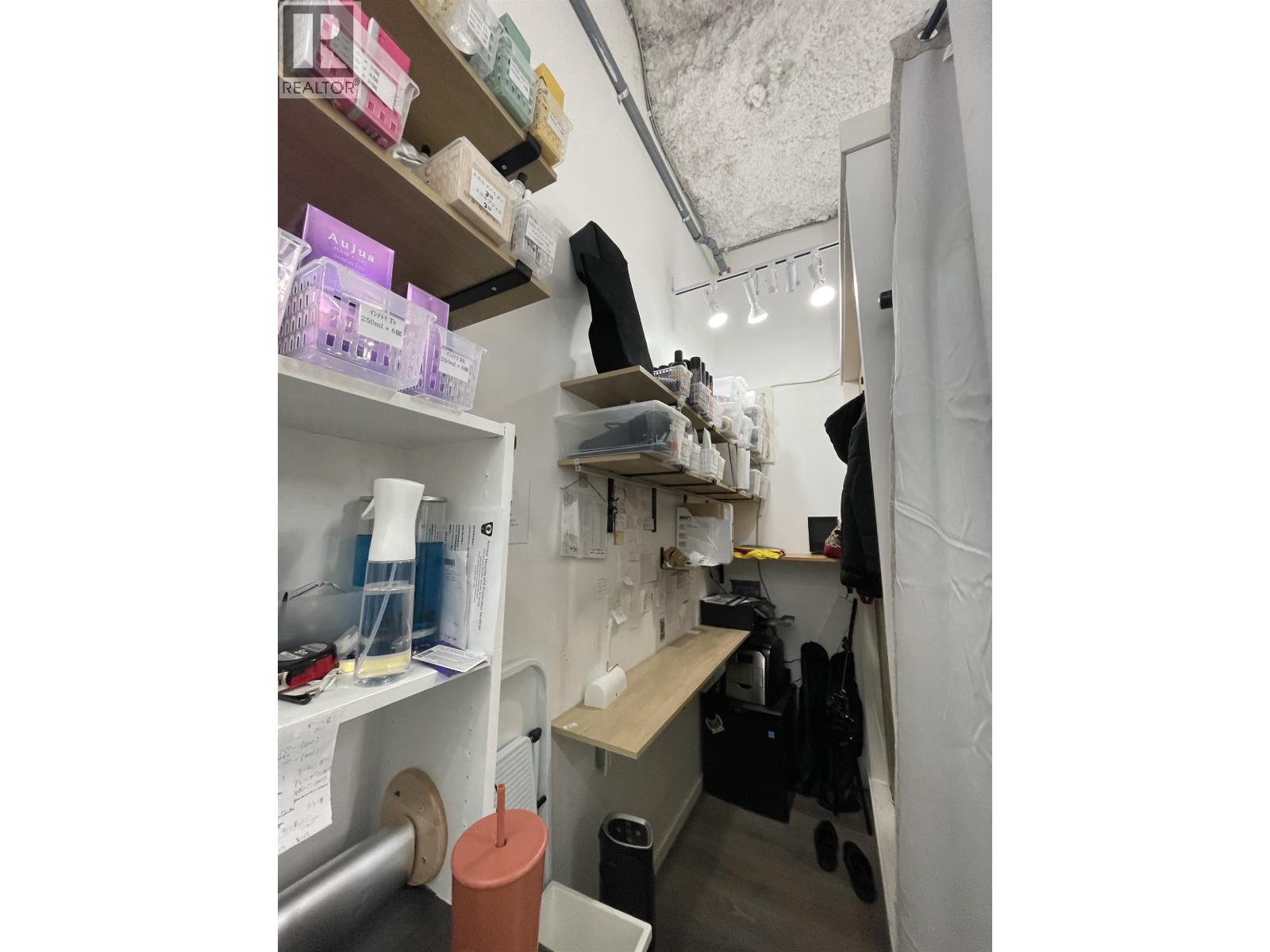 Listing Picture 10 of 27 : 3230 4000 NO. 3 ROAD, Richmond / 烈治文 - 魯藝地產 Yvonne Lu Group - MLS Medallion Club Member