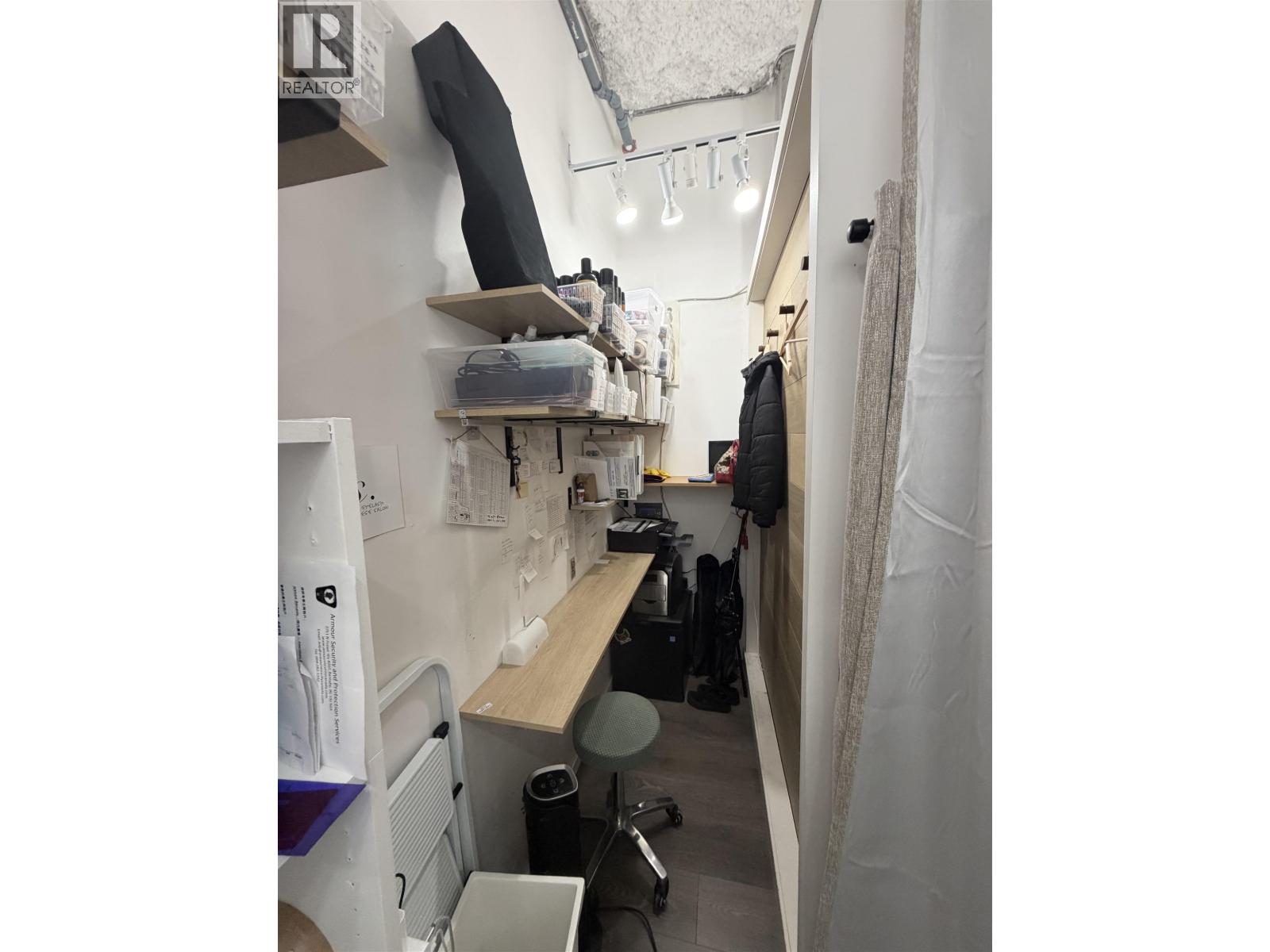 Listing Picture 21 of 27 : 3230 4000 NO. 3 ROAD, Richmond / 烈治文 - 魯藝地產 Yvonne Lu Group - MLS Medallion Club Member