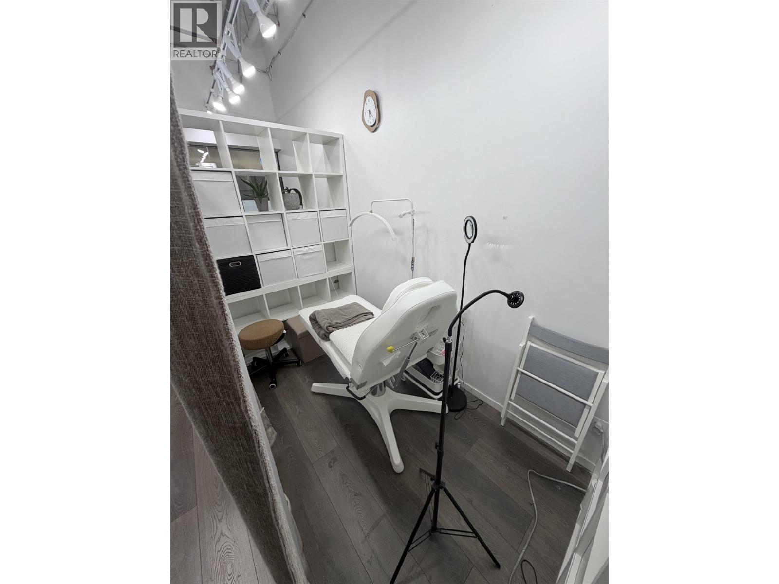 Listing Picture 23 of 27 : 3230 4000 NO. 3 ROAD, Richmond / 烈治文 - 魯藝地產 Yvonne Lu Group - MLS Medallion Club Member