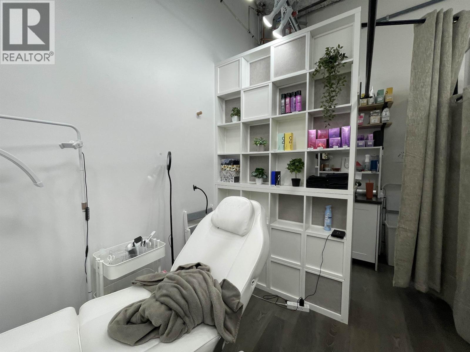 Listing Picture 7 of 27 : 3230 4000 NO. 3 ROAD, Richmond / 烈治文 - 魯藝地產 Yvonne Lu Group - MLS Medallion Club Member