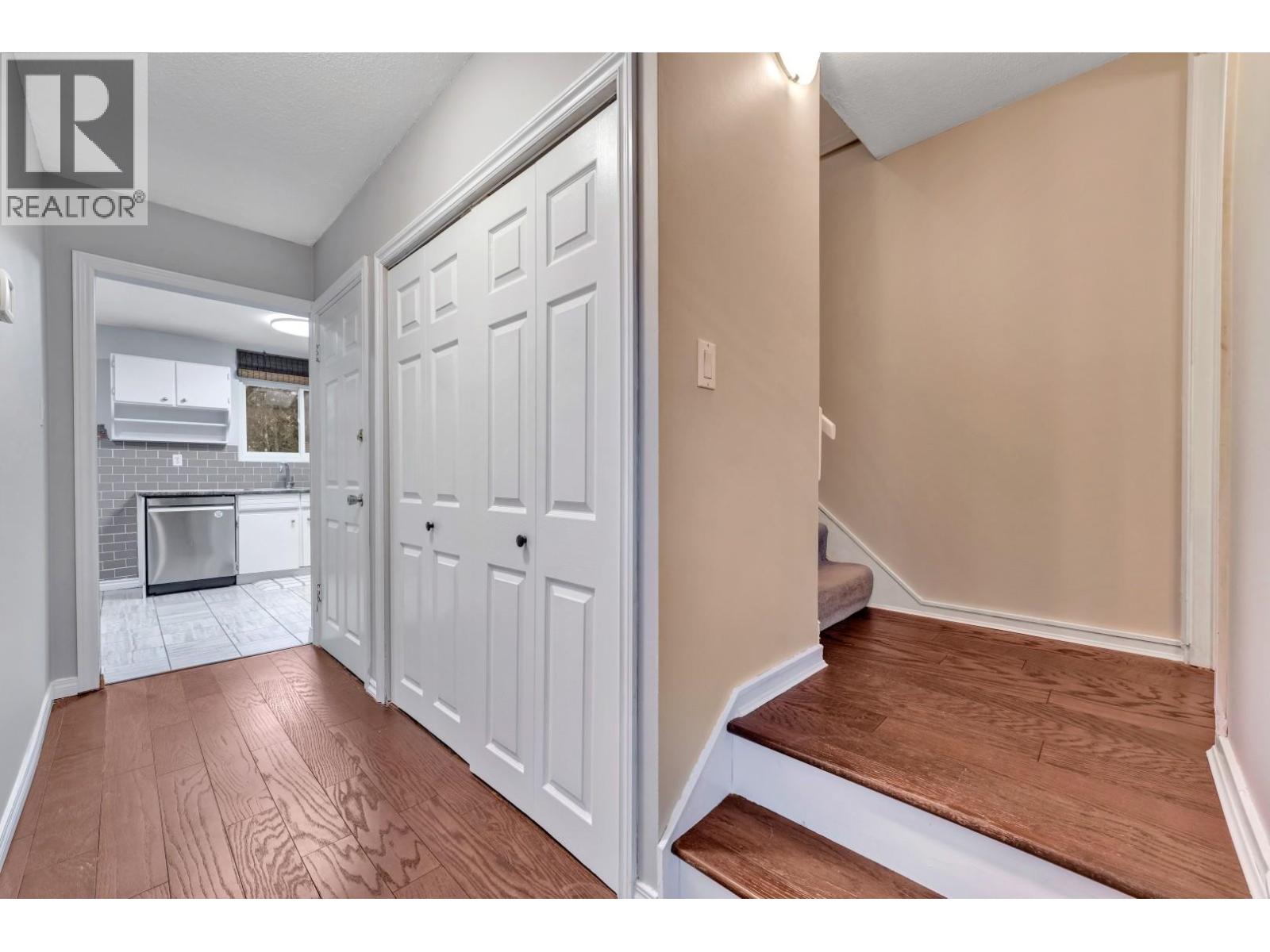 2158 Sandra Way, Port Coquitlam, British Columbia  V3C 1A6 - Photo 16 - R3076398