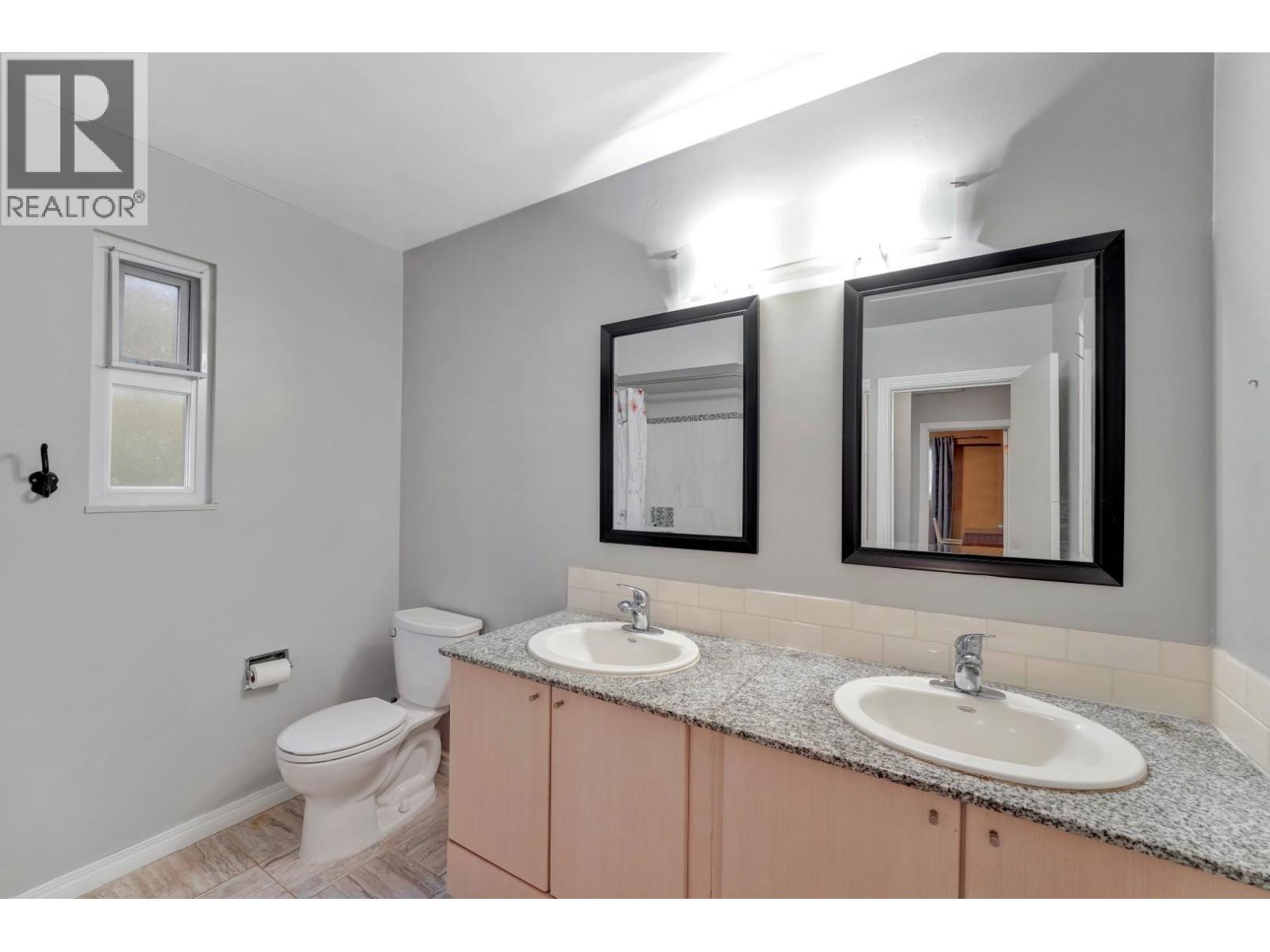 2158 Sandra Way, Port Coquitlam, British Columbia  V3C 1A6 - Photo 7 - R3076398