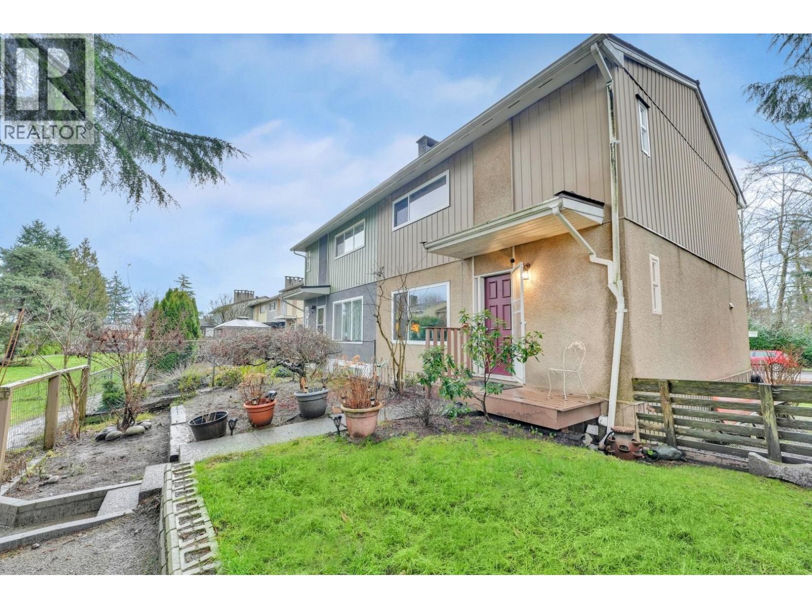 2158 Sandra Way, Port Coquitlam, British Columbia  V3C 1A6 - Photo 2 - R3076398