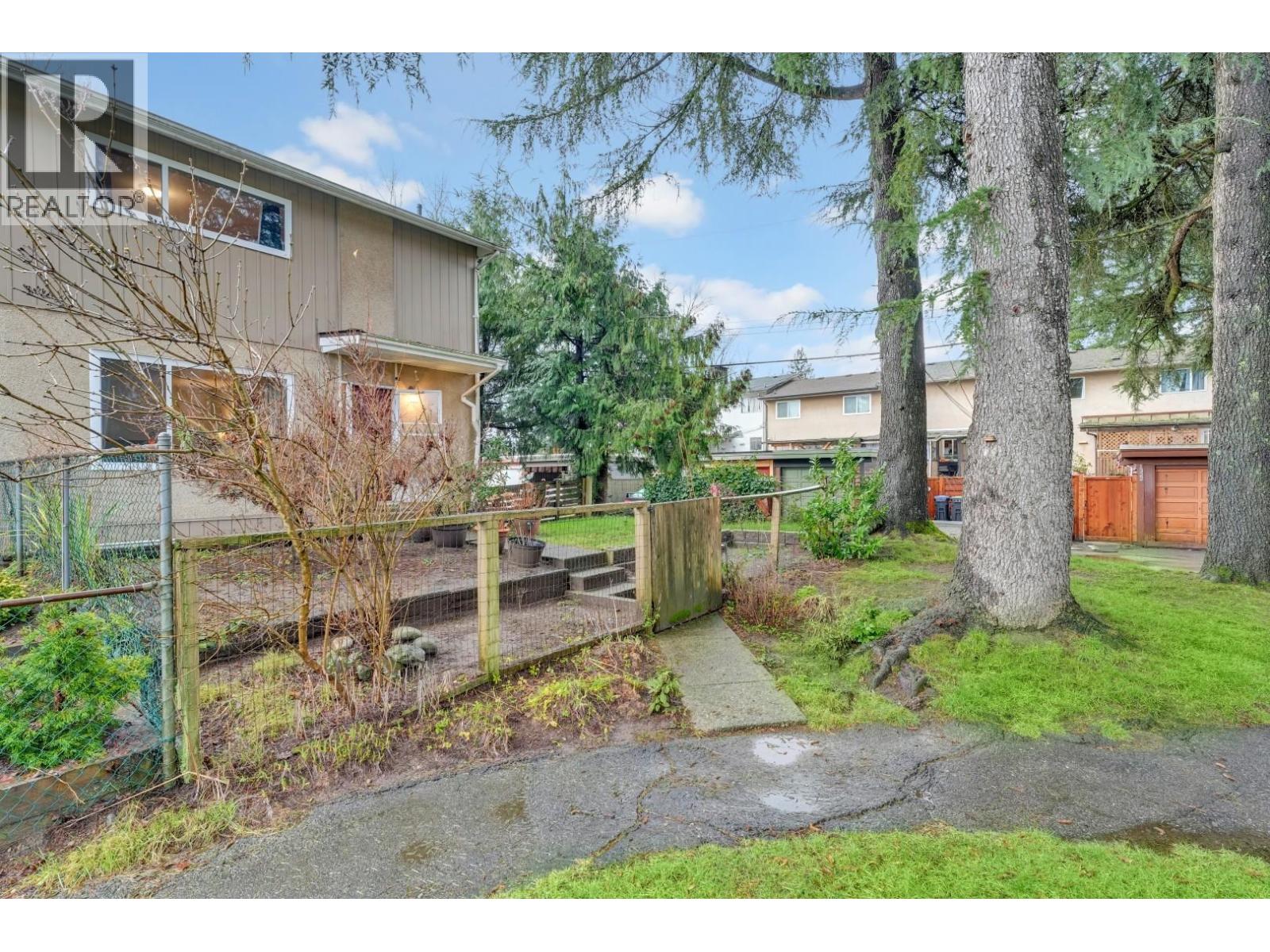 2158 Sandra Way, Port Coquitlam, British Columbia  V3C 1A6 - Photo 3 - R3076398