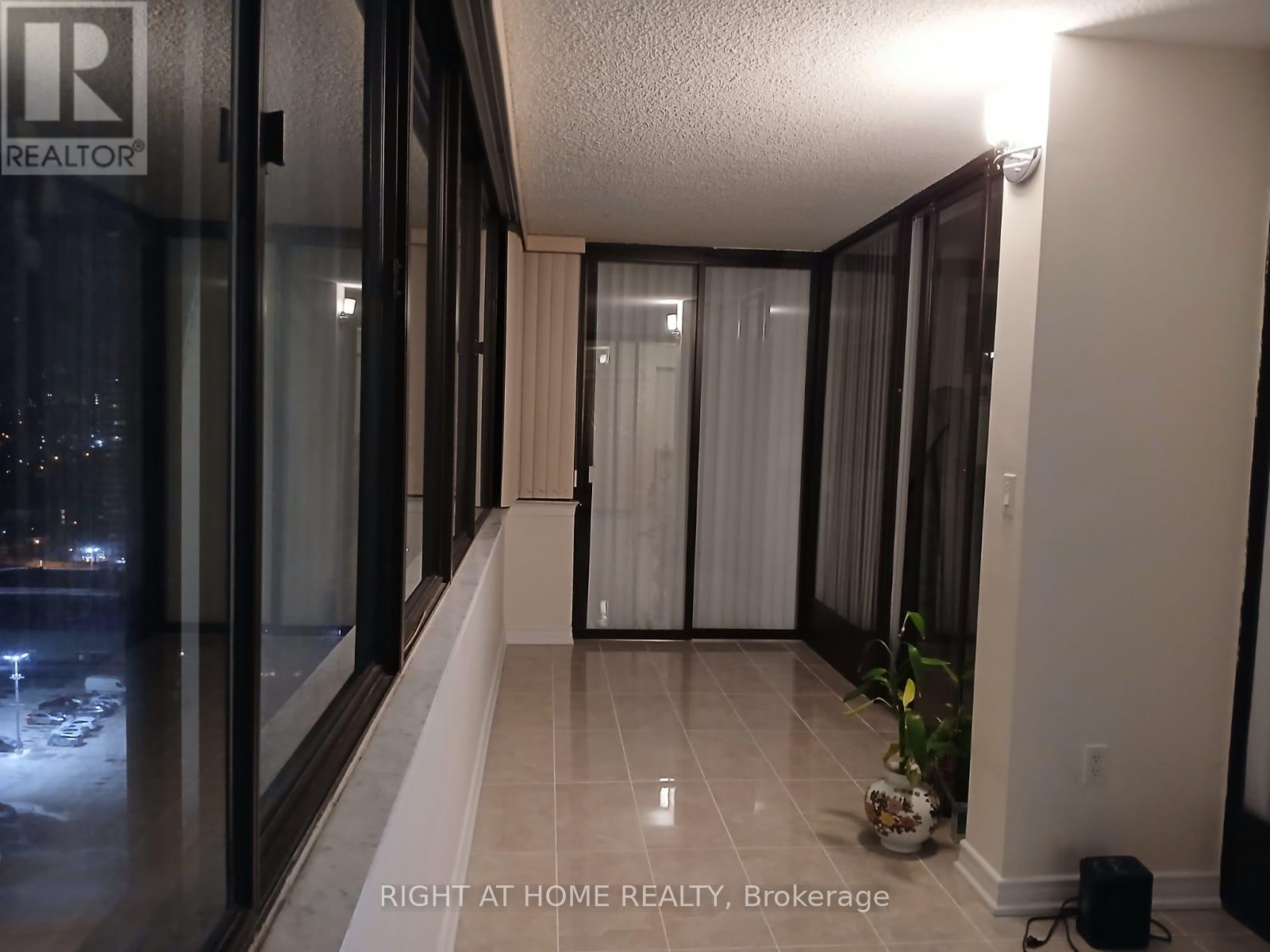 1901 - 2330 Bridletowne Circle, Toronto, Ontario  M1W 3P6 - Photo 6 - E12744448