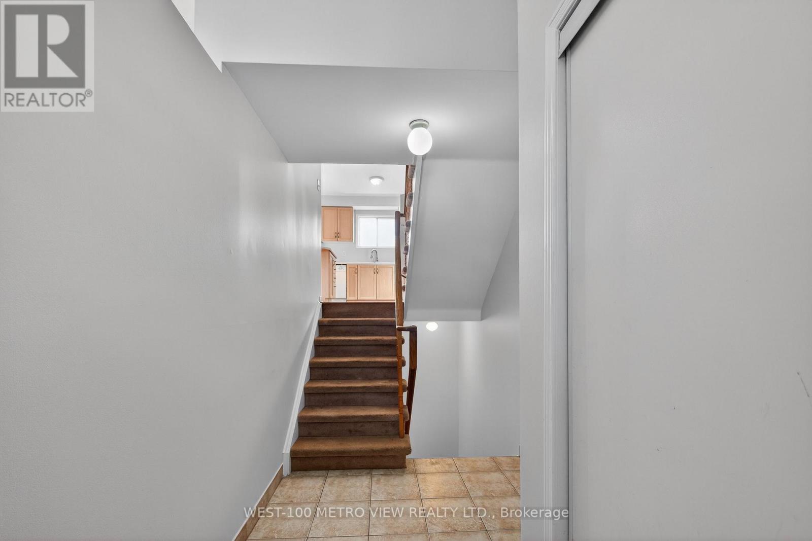 71 Roseheath Drive, Vaughan, Ontario  L6A 2B6 - Photo 9 - N12744456