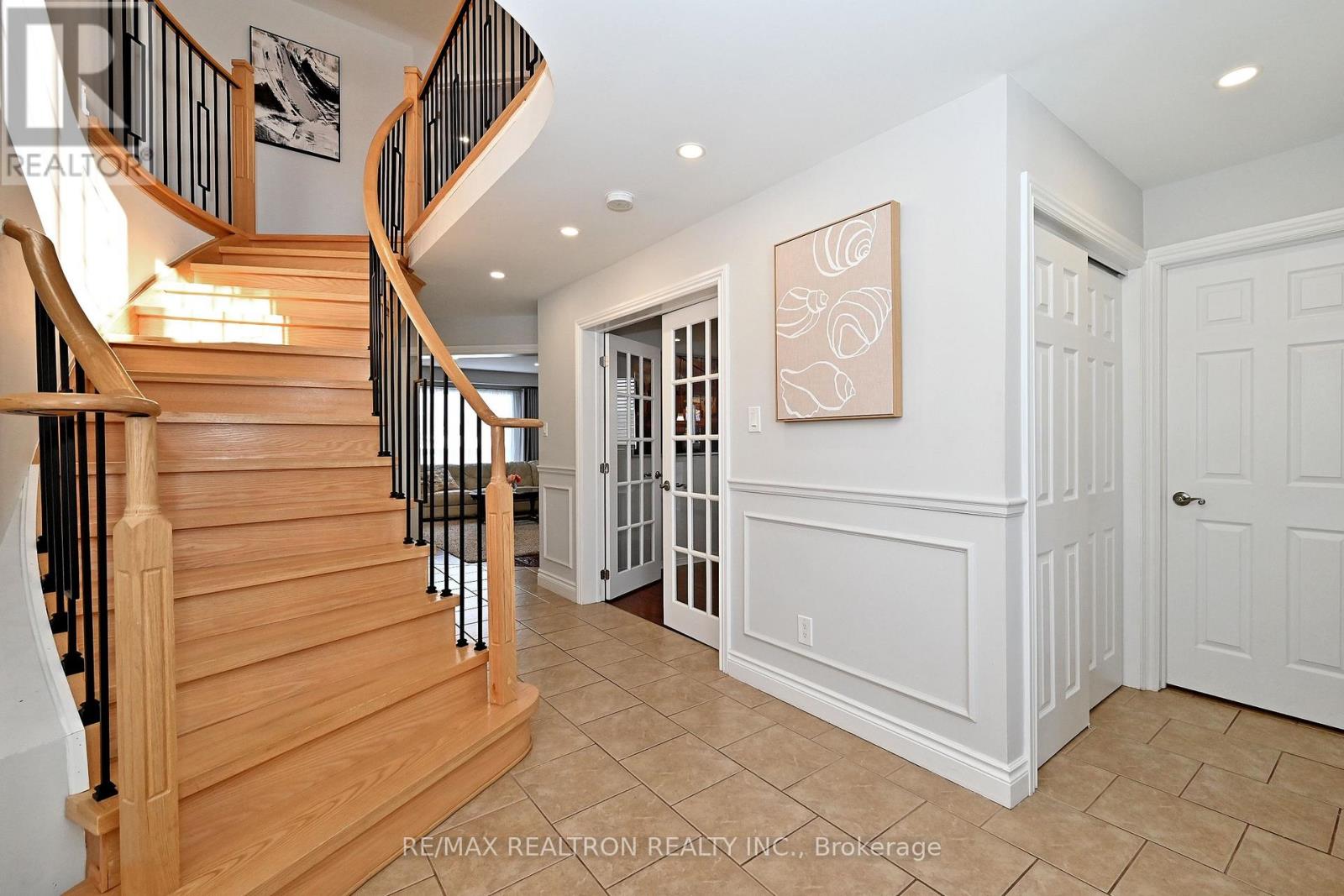 1128 Corrie Street, Innisfil, Ontario  L9S 1W9 - Photo 12 - N12708564