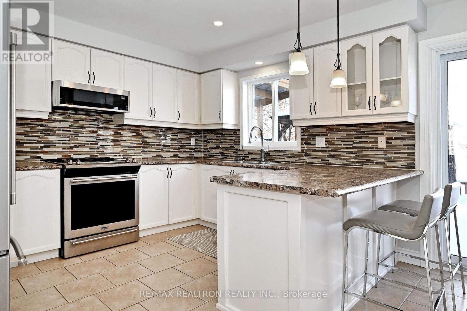 1128 Corrie Street, Innisfil, Ontario  L9S 1W9 - Photo 22 - N12708564