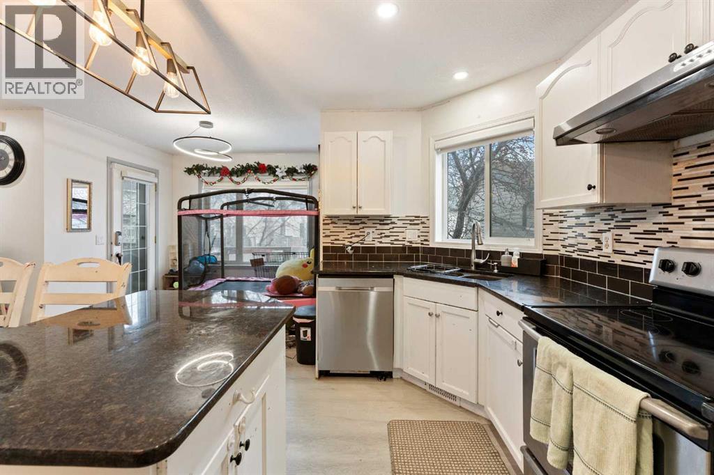 140 Fairways Drive Nw, Airdrie, Alberta  T4B 2R8 - Photo 9 - A2270444