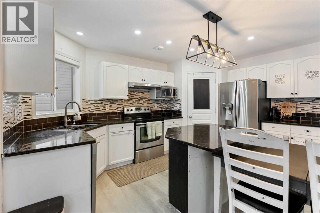 140 Fairways Drive Nw, Airdrie, Alberta  T4B 2R8 - Photo 7 - A2270444