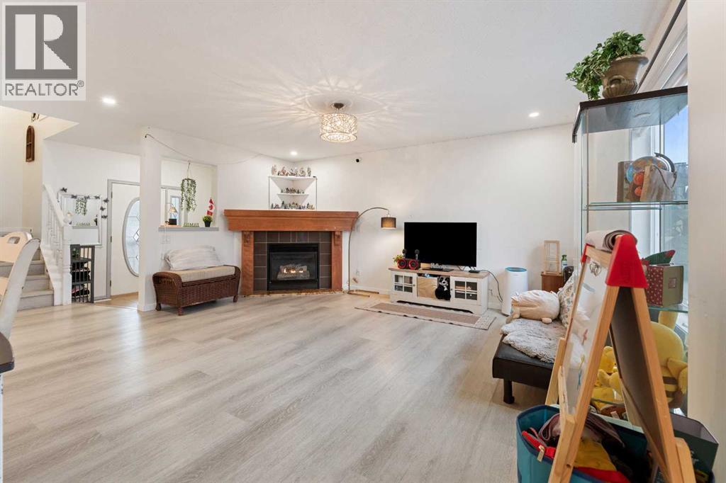 140 Fairways Drive Nw, Airdrie, Alberta  T4B 2R8 - Photo 12 - A2270444