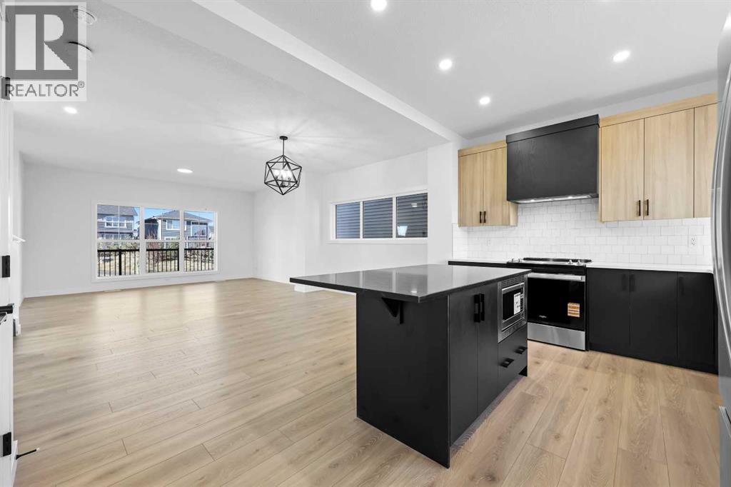 120 Mitchell Walk Nw, Calgary, Alberta  T3R 2G2 - Photo 3 - A2272455