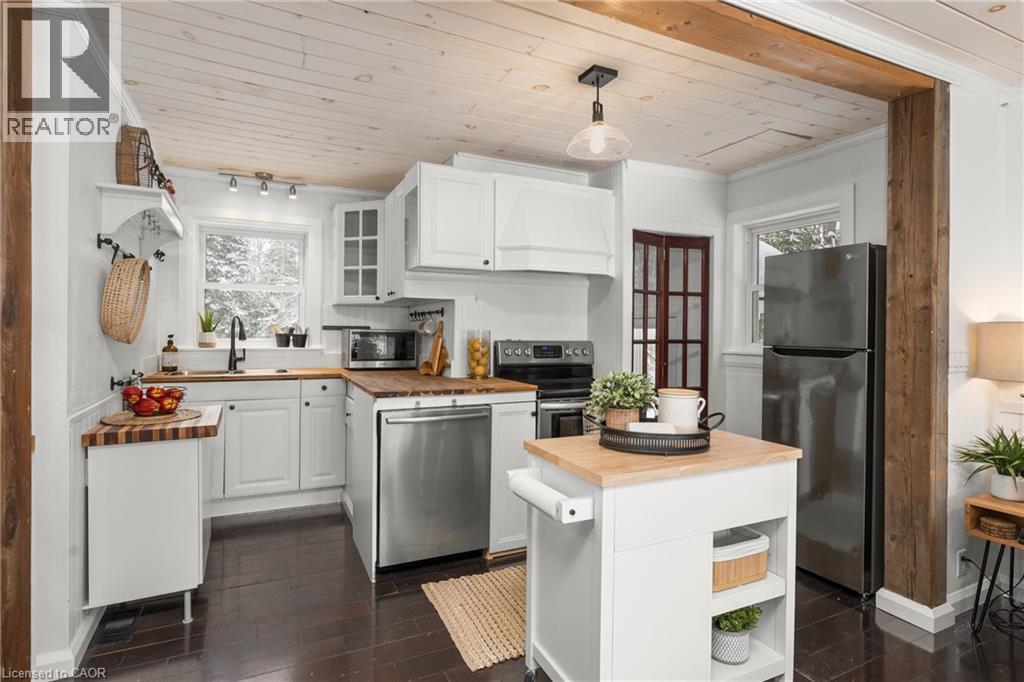 469 Rowanwood Road, Huntsville, Ontario  P0B 1M0 - Photo 14 - 40800003