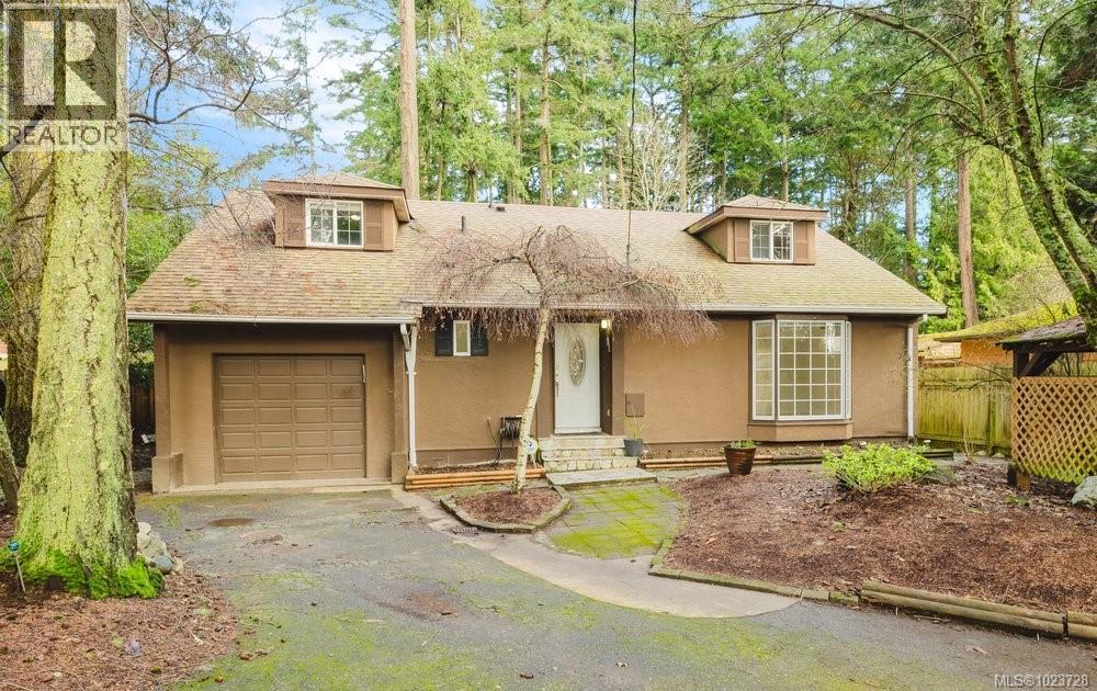 4815 Cordova Bay Rd, Saanich, British Columbia  V8Y 2J8 - Photo 2 - 1023728