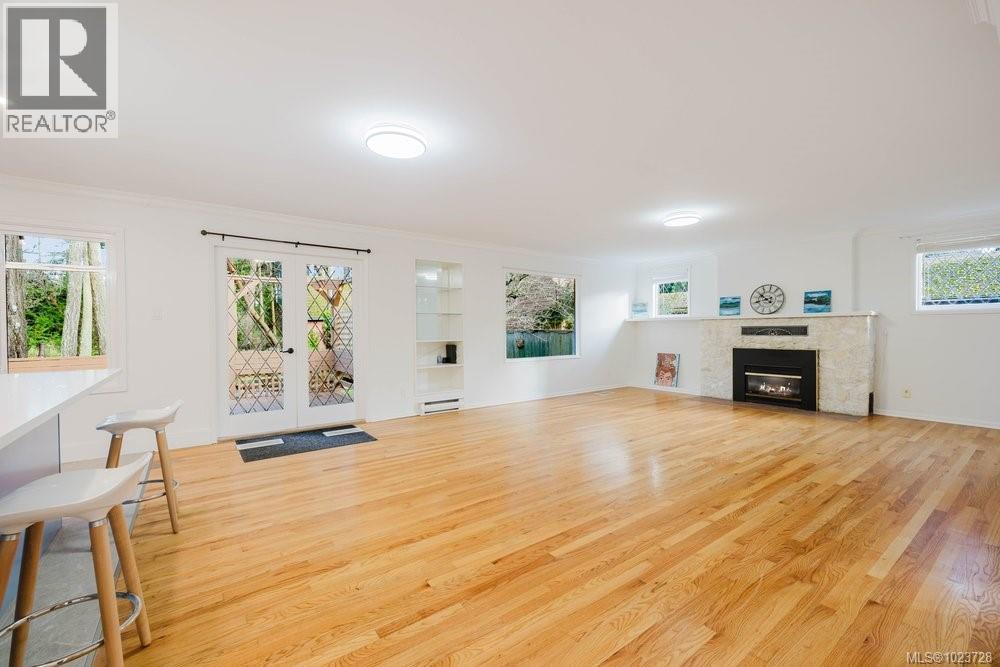 4815 Cordova Bay Rd, Saanich, British Columbia  V8Y 2J8 - Photo 7 - 1023728