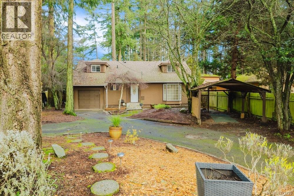 4815 Cordova Bay Rd, Saanich, British Columbia  V8Y 2J8 - Photo 3 - 1023728