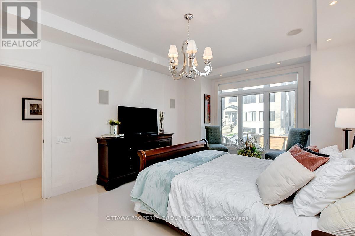 A - 10 Chestnut Street, Ottawa, Ontario  K1S 0Z8 - Photo 14 - X12744474