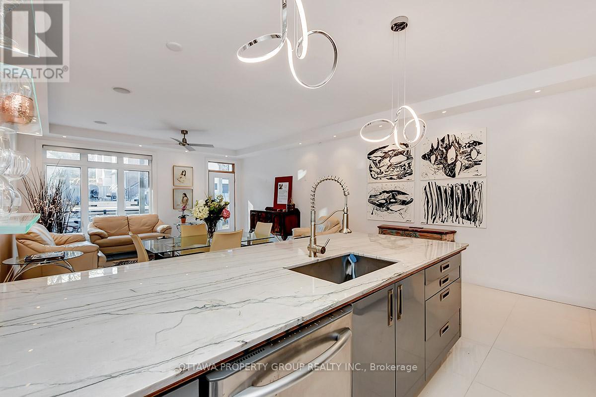 A - 10 Chestnut Street, Ottawa, Ontario  K1S 0Z8 - Photo 6 - X12744474