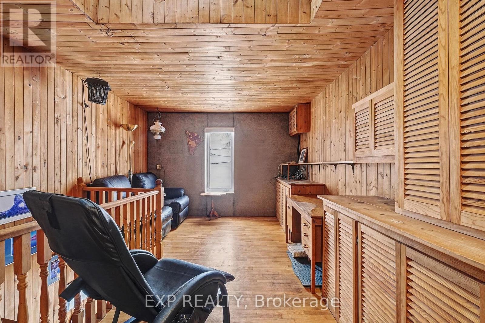 531 Route 400 Route, Russell, Ontario K4R 1E5 - Photo 10 - X12744478