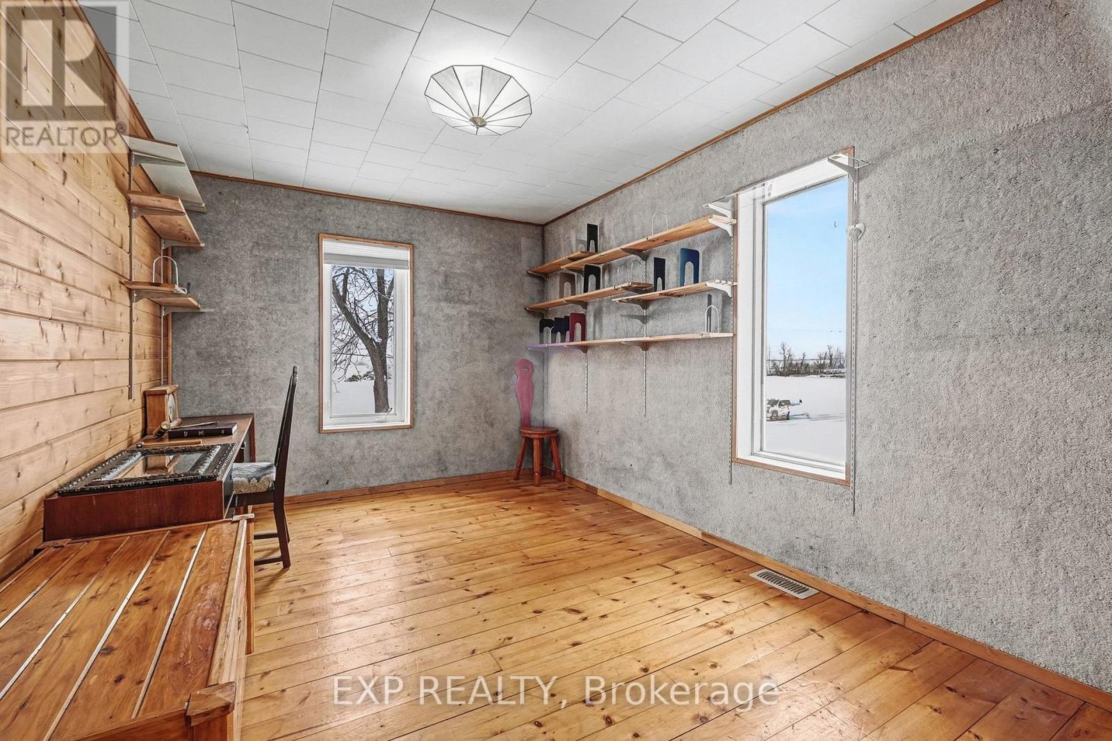 531 Route 400 Route, Russell, Ontario K4R 1E5 - Photo 8 - X12744478