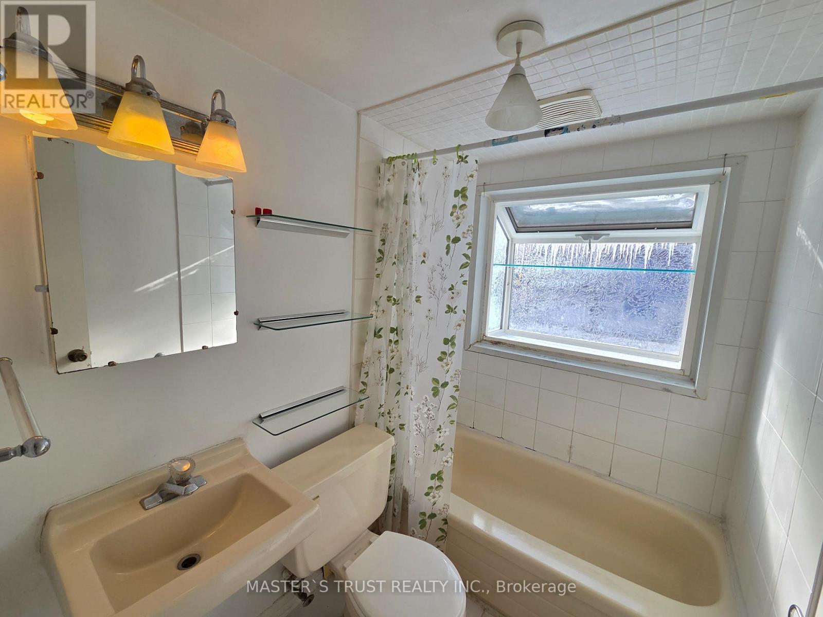 8 Dromore Crescent, Toronto, Ontario  M2R 2H5 - Photo 13 - C12744492