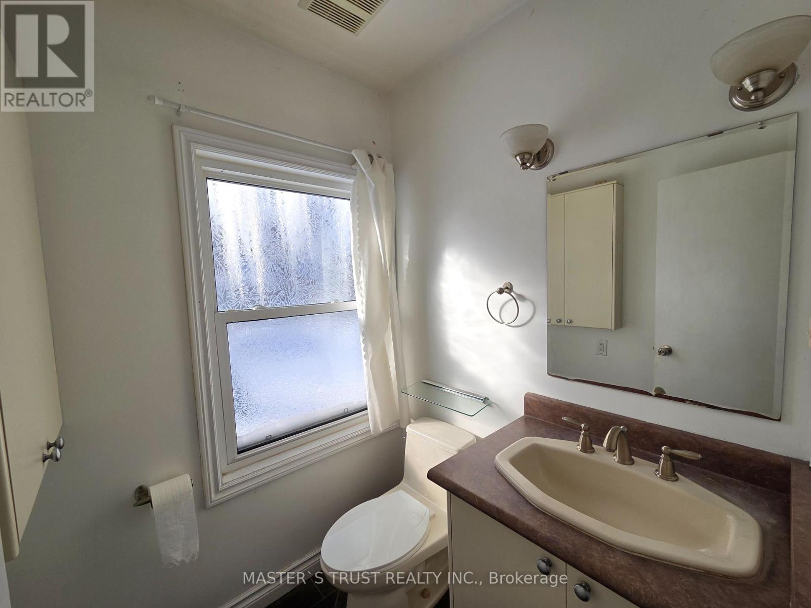 8 Dromore Crescent, Toronto, Ontario  M2R 2H5 - Photo 9 - C12744492