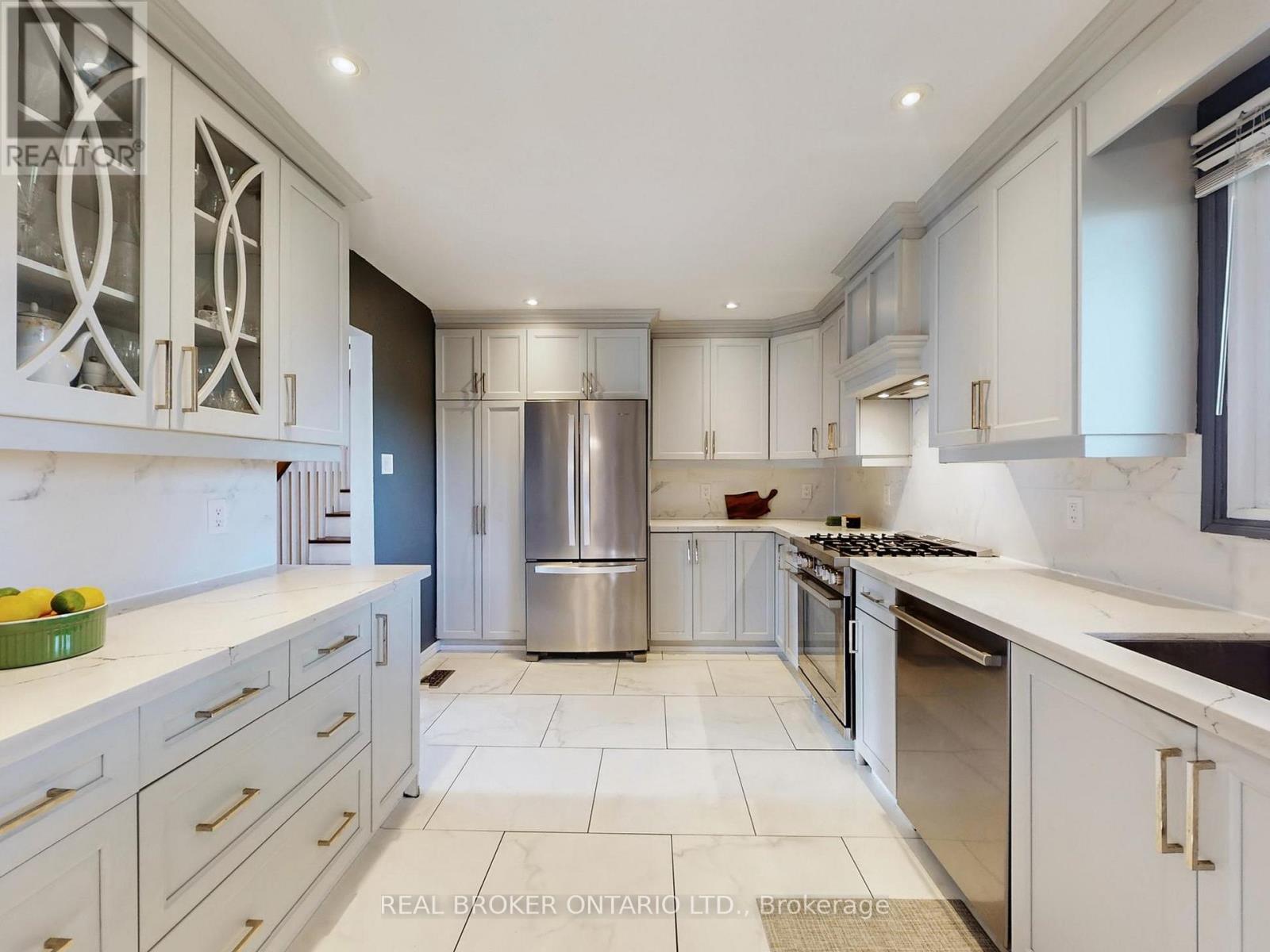 15 Jasmine Crescent, Whitchurch-Stouffville, Ontario  L4A 7X4 - Photo 11 - N12744468