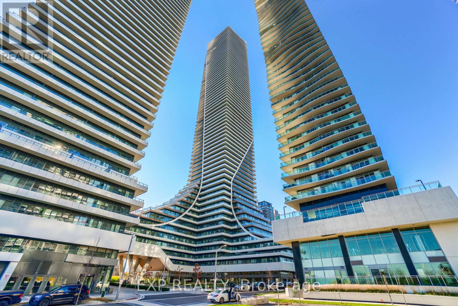 2221 - 30 SHORE BREEZE DRIVE, Toronto, Ontario