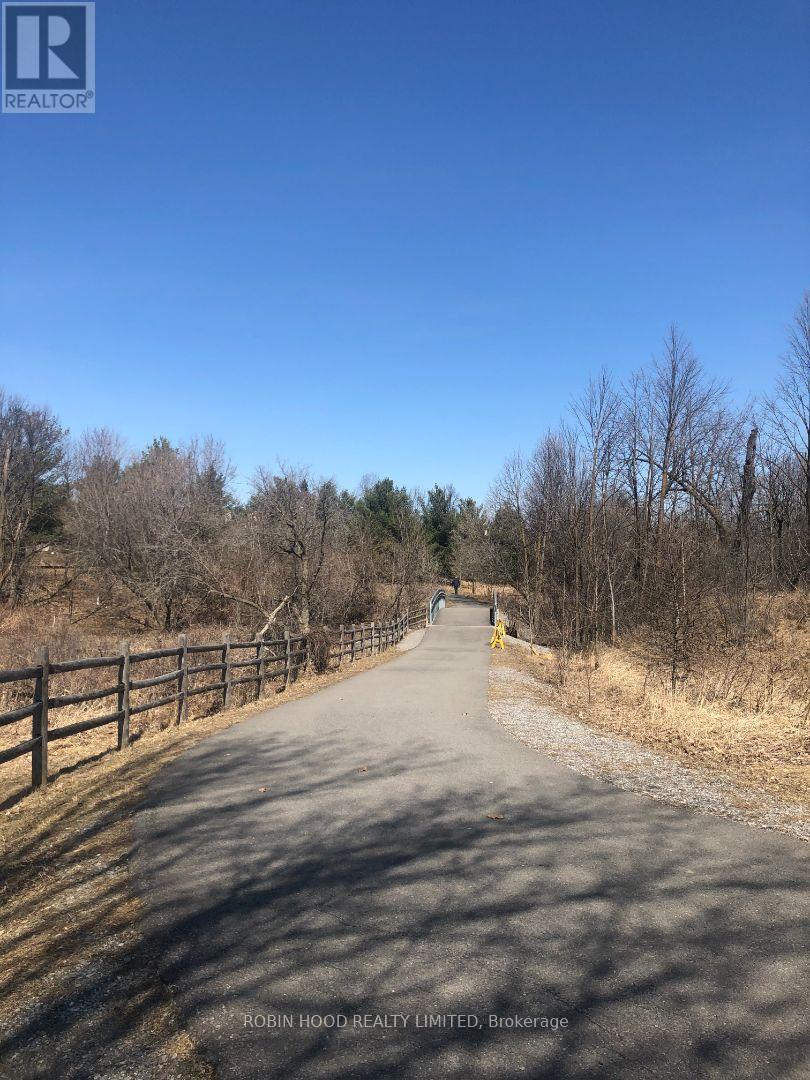 Unit F - 77 Colonnade Road, Ottawa, Ontario  K2E 0A8 - Photo 13 - X12744472