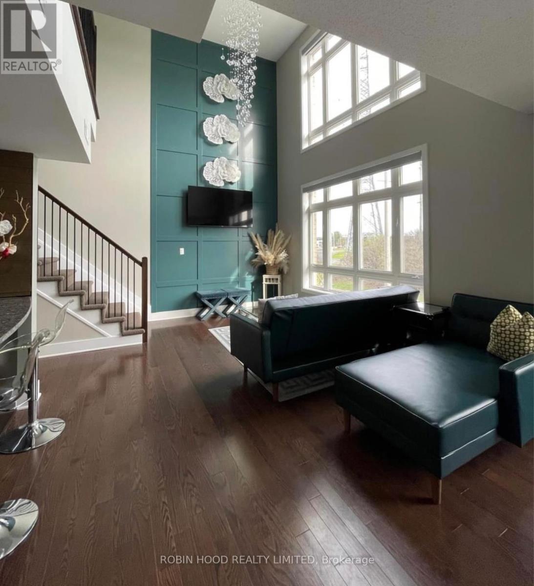 Unit F - 77 Colonnade Road, Ottawa, Ontario  K2E 0A8 - Photo 3 - X12744472