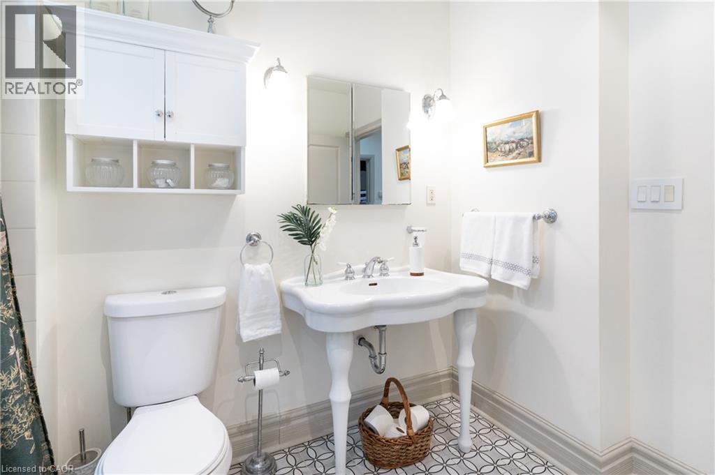 3 Fallsview Road, Hamilton, Ontario  L9H 5J7 - Photo 19 - 40802021